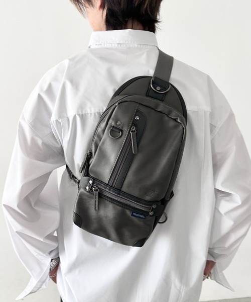 POLOCHAMPS(ポロチャンプス)の「POLOCHAMPS/ポロチャンプス PUレザーボディバッグ/ワンショルダー(ボディバッグ/ウエストポーチ・メンズ・ブラック/グレー・FREE)」の1枚目の写真