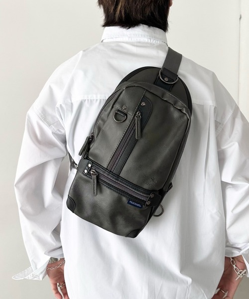 POLOCHAMPS(ポロチャンプス)の「POLOCHAMPS/ポロチャンプス PUレザーボディバッグ/ワンショルダー(ボディバッグ/ウエストポーチ・メンズ・ブラック/グレー・FREE)」の3枚目の写真