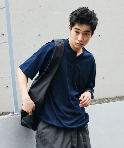 FREAK'S STORE（フリークスストア）の「限定展開 Drymix(R)/ドライミックス リラックスフィット ヘンリーネック Tシャツ/速乾/UVカット（Tシャツ/カットソー・メンズ・ネイビー/ホワイト/チャコールグレー/アッシュグレー/ブラック・SMALL/MEDIUM/LARGE）」の19枚目の写真