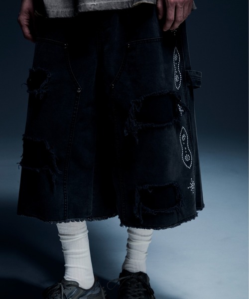 DANKE SCHON(ダンケシェーン)の「DankeSchon/ダンケシェーン/STUDS W-KNEE DUCK SHORTS(その他パンツ・メンズ・ベージュ/ブラック・M/L)」の2枚目の写真