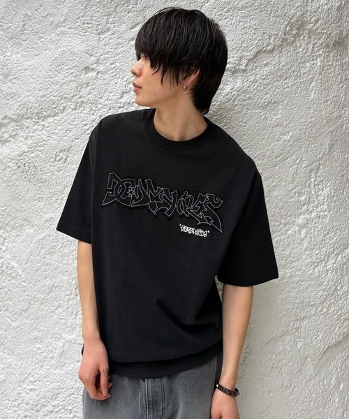 DC SHOES(ディーシーシューズ)の「DC Shoes メンズ 26 GRAFFITI SS Tシャツ 【2026年夏モデル】(Tシャツ/カットソー・メンズ・ホワイト/ブラック・X-LARGE/LARGE/MEDIUM)」の1枚目の写真