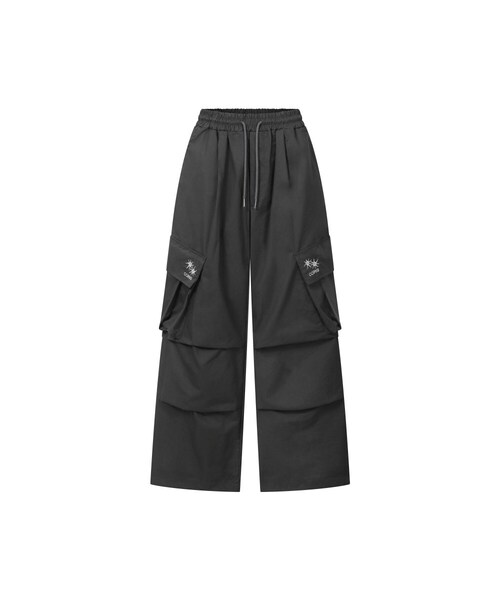 COIRIS(コイリス)の「ビエンノパラシュートワイドカーゴパンツ(2カラー)(スウェットパンツ・レディース・ブラック/Beige/チャコールグレー・FREE)」の2枚目の写真