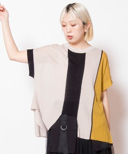 OSMOSIS（オズモーシス）の「配色アシンメトリーニットプルオーバー（ニット/セーター・レディース・ブルー/ブラック/ライトベージュ・ONE SIZE）」の2枚目の写真
