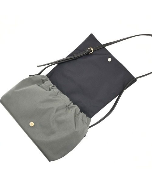 CLEDRAN(クレドラン)の「【国産レザー×ナイロン 軽量】CL3994 LIMO FLAP LEATHER SHOULDER(ショルダーバッグ・レディース・グレー/ダークベージュ/ブラック・FREE)」の7枚目の写真