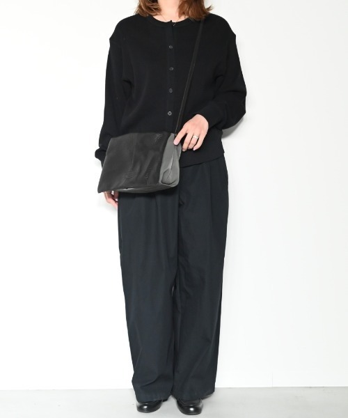 CLEDRAN(クレドラン)の「【国産レザー×ナイロン 軽量】CL3994 LIMO FLAP LEATHER SHOULDER(ショルダーバッグ・レディース・グレー/ダークベージュ/ブラック・FREE)」の12枚目の写真