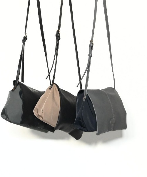 CLEDRAN(クレドラン)の「【国産レザー×ナイロン 軽量】CL3994 LIMO FLAP LEATHER SHOULDER(ショルダーバッグ・レディース・グレー/ダークベージュ/ブラック・FREE)」の14枚目の写真