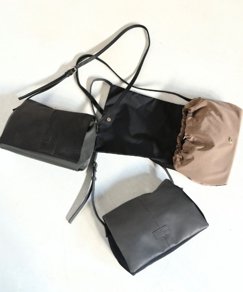 CLEDRAN(クレドラン)の「【国産レザー×ナイロン 軽量】CL3994 LIMO FLAP LEATHER SHOULDER(ショルダーバッグ・レディース・グレー/ダークベージュ/ブラック・FREE)」の15枚目の写真