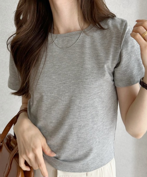 umune(ウムネ)の「クロップド丈 Tシャツ 半袖 ショート丈 カットソー 無地 クルーネック トップス スッキリ見え カジュアル 夏(Tシャツ/カットソー・レディース・杢グレー/ブラック/オフホワイト・FREE)」の3枚目の写真