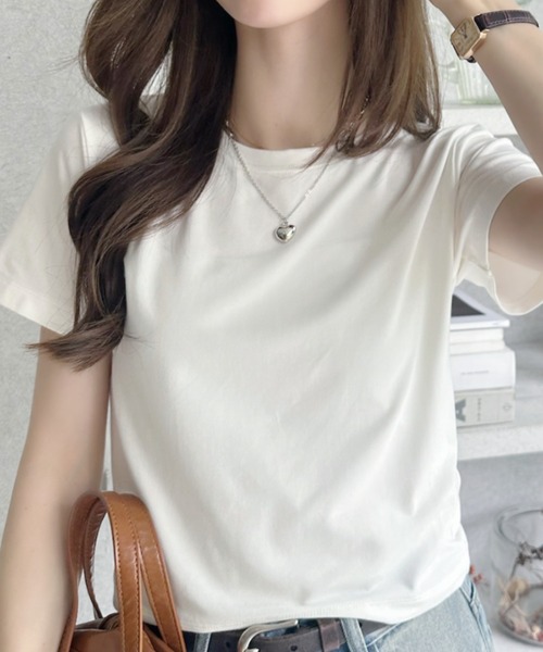 umune(ウムネ)の「クロップド丈 Tシャツ 半袖 ショート丈 カットソー 無地 クルーネック トップス スッキリ見え カジュアル 夏(Tシャツ/カットソー・レディース・杢グレー/ブラック/オフホワイト・FREE)」の4枚目の写真