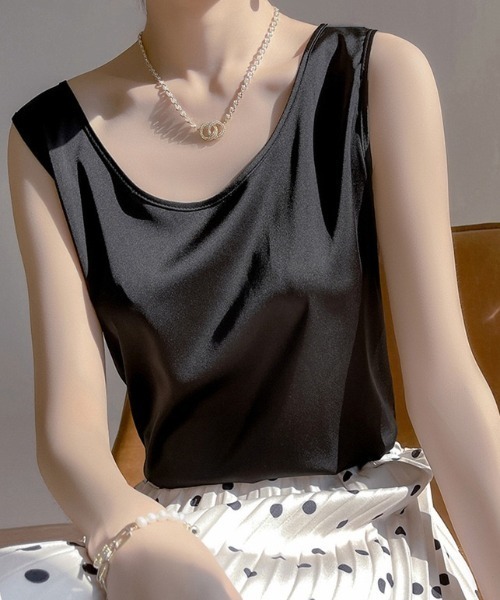 yuue' ( wear )(ユーイ)の「サテンノースリーブトップス/リラックスタンクトップ(タンクトップ・レディース・ホワイト/ベージュ/ブラック・L/M)」の4枚目の写真