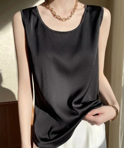 yuue' ( wear )(ユーイ)の「サテンノースリーブトップス/リラックスタンクトップ(タンクトップ・レディース・ホワイト/ベージュ/ブラック・L/M)」の5枚目の写真