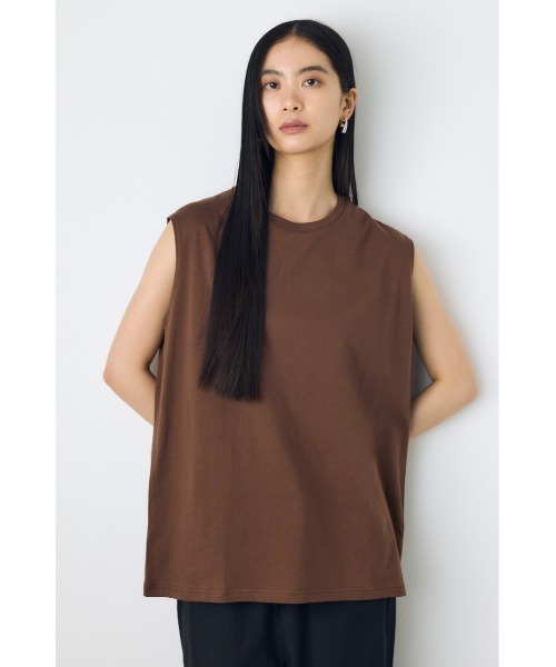 AZUL by moussy(アズールバイマウジー)の「【身長/骨格別着用画像あり】リュクスフローノースリーブトップス 夏服 秋服 春服(Tシャツ/カットソー・レディース・レッド/ブラウン/オフホワイト/ブラック・SMALL/MEDIUM)」の19枚目の写真