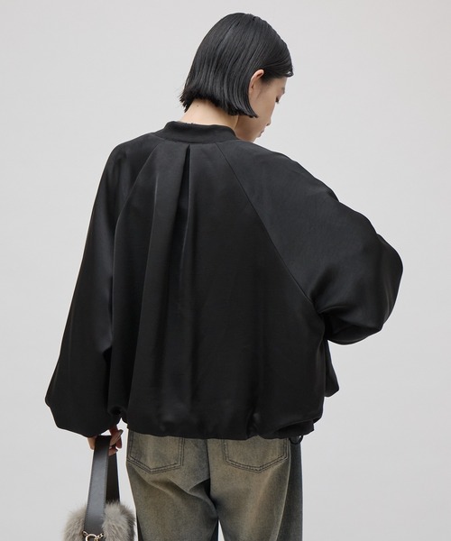 Lui's(ルイス)の「サテンボリュームブルゾン 26aw(ブルゾン・レディース・ブラウン/カーキ/ブラック・FREE)」の13枚目の写真