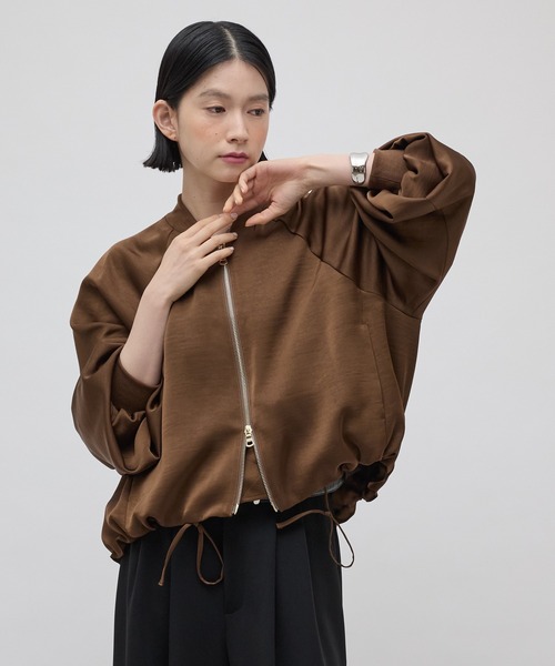 Lui's(ルイス)の「サテンボリュームブルゾン 26aw(ブルゾン・レディース・ブラウン/カーキ/ブラック・FREE)」の16枚目の写真