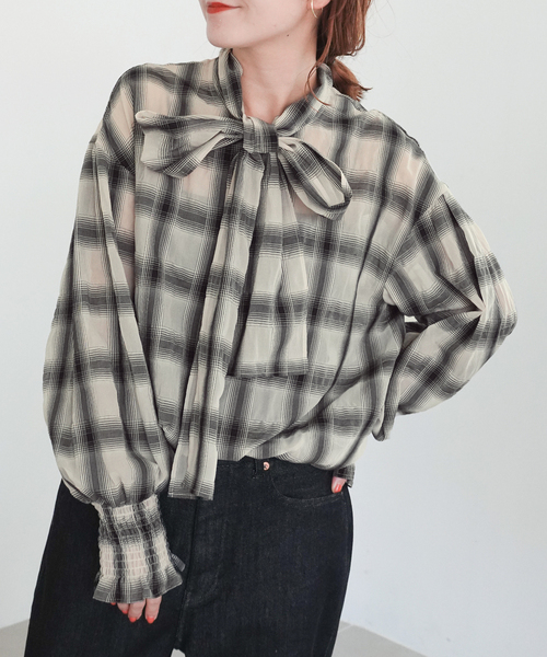 Spick & Span(スピックアンドスパン)の「《追加》オンブレボウタイブラウス(シャツ/ブラウス・レディース・アイボリー/ブラウン・FREE)」の2枚目の写真