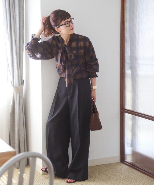 Spick & Span(スピックアンドスパン)の「《追加》オンブレボウタイブラウス(シャツ/ブラウス・レディース・アイボリー/ブラウン・FREE)」の4枚目の写真