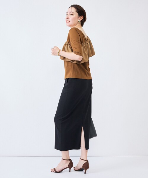 NOLLEY’S(ノーリーズ)の「ウォッシャブルフィブリルサテンドッキングフリルプルオーバー(Tシャツ/カットソー・レディース・ブラウン/チャコールグレー/ブラック・38)」の6枚目の写真