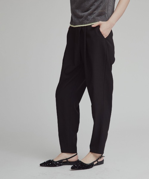 W:Huku(フーク)の「【W:Huku / シルキーサマーツイル】テーパード ラップ パンツ / Silky Summer Twill Tapered Wrap Pants(その他パンツ・レディース・ブラック/グレー/ベージュ・L/M)」の4枚目の写真
