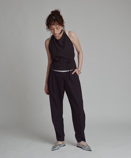 W:Huku(フーク)の「【W:Huku / シルキーサマーツイル】テーパード ラップ パンツ / Silky Summer Twill Tapered Wrap Pants(その他パンツ・レディース・ブラック/グレー/ベージュ・L/M)」の19枚目の写真