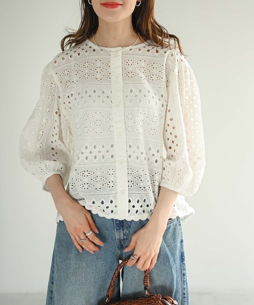 Muffiny(マフィニー)の「2WAYカットワークレースブラウス(Tシャツ/カットソー・レディース・サックスブルー/オフホワイト/ブラック・FREE)」の5枚目の写真