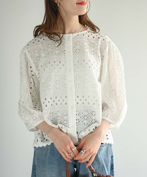 Muffiny(マフィニー)の「2WAYカットワークレースブラウス(Tシャツ/カットソー・レディース・サックスブルー/オフホワイト/ブラック・FREE)」の6枚目の写真