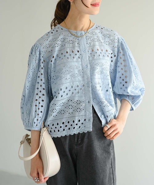 Muffiny(マフィニー)の「2WAYカットワークレースブラウス(Tシャツ/カットソー・レディース・サックスブルー/オフホワイト/ブラック・FREE)」の15枚目の写真