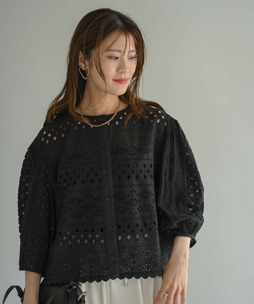 Muffiny(マフィニー)の「2WAYカットワークレースブラウス(Tシャツ/カットソー・レディース・サックスブルー/オフホワイト/ブラック・FREE)」の18枚目の写真