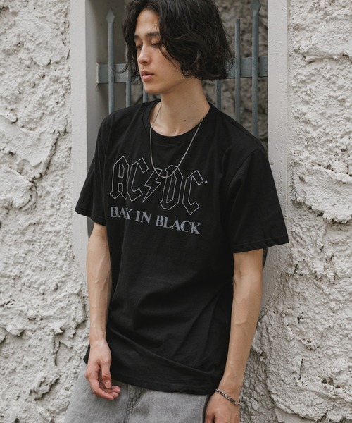 ROOPTOKYO(ループトウキョウ)の「AC/DC/エーシー・ディーシー UNISEX T-SHIRT: BACK IN BLACK バンドTシャツ プリントTシャツ 半袖 クルーネック ロック ストリート メンズ レディース 2026年 夏 夏服(Tシャツ/カットソー・メンズ・ブラック・M/L/XL)」の17枚目の写真