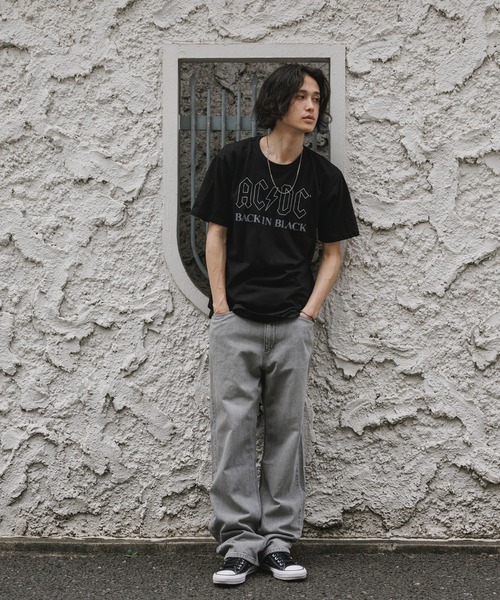 ROOPTOKYO(ループトウキョウ)の「AC/DC/エーシー・ディーシー UNISEX T-SHIRT: BACK IN BLACK バンドTシャツ プリントTシャツ 半袖 クルーネック ロック ストリート メンズ レディース 2026年 夏 夏服(Tシャツ/カットソー・メンズ・ブラック・M/L/XL)」の19枚目の写真