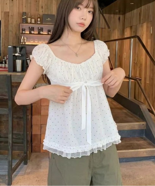 AsheKsha（アシクシャ）の「水玉模様のスクエアカラーリボンに小さなフライスリーブトップ（シャツ/ブラウス・レディース・ホワイト・M）」の21枚目の写真