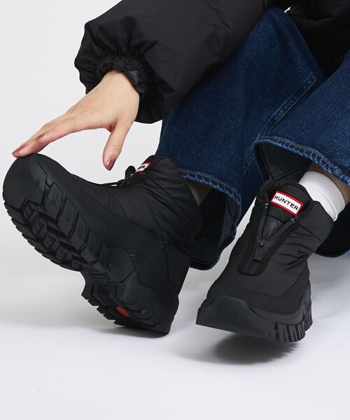 HUNTER(ハンター)の「【HUNTER/ハンター】INTREPID WANDERER SNOW BOOT ZIPブーツ/スノーブーツ(ブーツ・レディース・ブラック・25/24/23/22)」の1枚目の写真