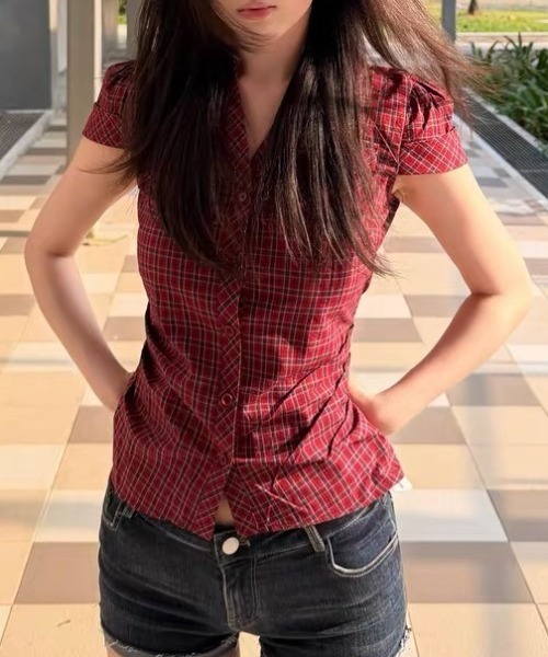 Vipoa(ヴィポア)の「Vintage red checked tight shirt(シャツ/ブラウス・レディース・レッド・FREE)」の1枚目の写真
