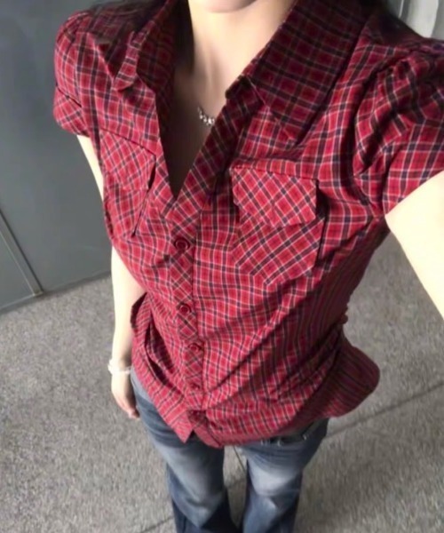Vipoa(ヴィポア)の「Vintage red checked tight shirt(シャツ/ブラウス・レディース・レッド・FREE)」の3枚目の写真