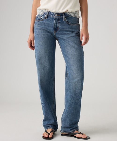 Levi's(リーバイス)の「Levi's/リーバイス LOW STRAIGHT ジーンズ ミディアムインディゴ(デニムパンツ・レディース・インディゴブルー・26inch/25inch/24inch/23inch/28inch/27inch)」の1枚目の写真