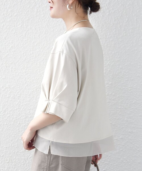 SHIPS(シップス)の「〈手洗い可能〉シアー コンビ 袖 タック デザイン プルオーバー(Tシャツ/カットソー・レディース・ナチュラル/ライトブルー/ブラック・ONE SIZE)」の9枚目の写真