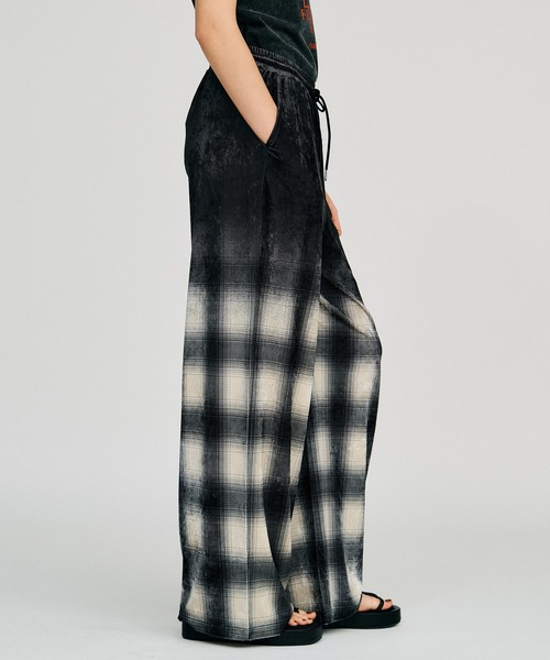 PRANK PROJECT(プランクプロジェクト)の「【2026Autumn Pre-Order】フェーデッドチェックベロアパンツ / Faded Check Velour Pants(その他パンツ・レディース・ブラック・38/36)」の11枚目の写真