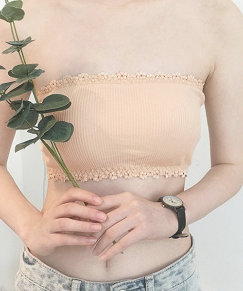 shoppinggo(ショッピングゴー)の「夏服 ブラトップ カップ付きキャミソール チューブトップブラ セクシー 胸元 パット付 インナー ブラカバー(キャミソール・レディース・ブラック/ホワイト/グレー/ベージュ・FREE)」の4枚目の写真