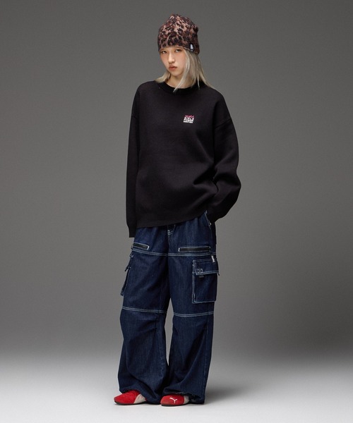 X-girl（エックスガール）の「BOX LOGO AND FACE JACQUARD KNIT TOP（ニット/セーター・レディース・アッシュ/ブラック・ONE SIZE）」の7枚目の写真