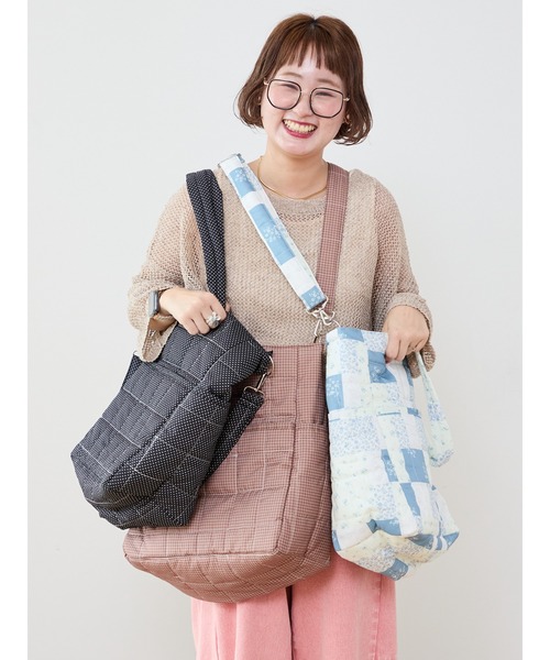 Samansa Mos2(サマンサ モスモス)の「【Cross×Staff】ボトルポケ付/10ポケットトートbag(ハンドバッグ・レディース・チャコールグレー/キャメル/オフホワイト・F)」の4枚目の写真