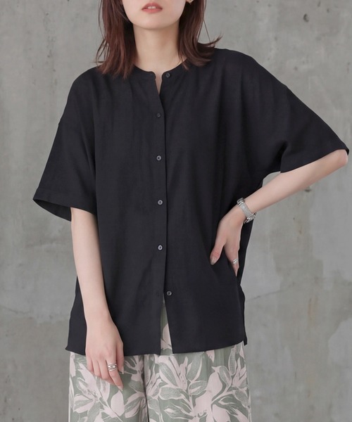 SELECT LEVERY(セレクトリベリー)の「接触冷感 ナイロン前開きドルマントップス(シャツ/ブラウス・レディース・ブラック/モカ/チャコール・MEDIUM/LARGE)」の1枚目の写真