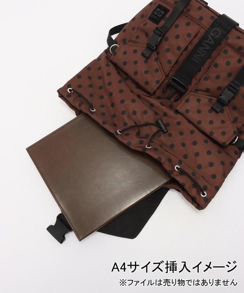 GANNI(ガニー)の「GANNI / ガニー Re-Tech Printed Nylon Backpack(バックパック/リュック・レディース・モカ・FREE)」の6枚目の写真