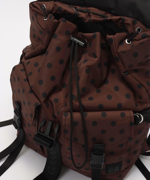 GANNI(ガニー)の「GANNI / ガニー Re-Tech Printed Nylon Backpack(バックパック/リュック・レディース・モカ・FREE)」の8枚目の写真