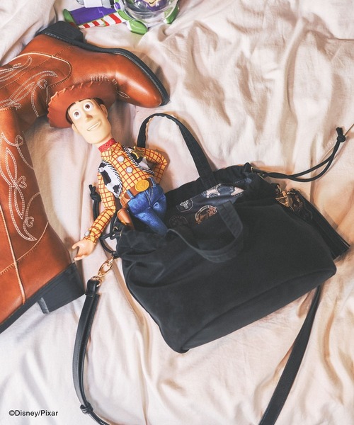 GLOBAL WORK(グローバルワーク)の「TOY STORY 5(トイ・ストーリー5)/チャーム付き巾着BAG/1017486(ハンドバッグ・レディース・ベージュ系その他3/ブラック・FREE)」の8枚目の写真