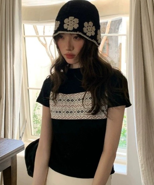 AVYL(アヴィル)の「ジャガード切替 コンパクトニットTシャツ(Tシャツ/カットソー・レディース・ブラック/アイボリー・M)」の10枚目の写真