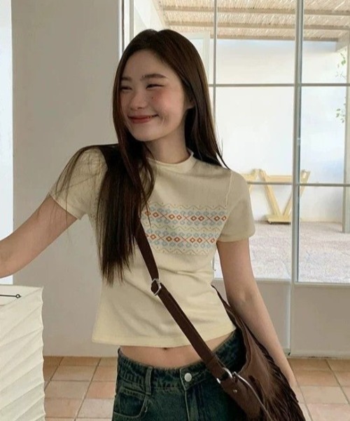 AVYL(アヴィル)の「ジャガード切替 コンパクトニットTシャツ(Tシャツ/カットソー・レディース・ブラック/アイボリー・M)」の15枚目の写真