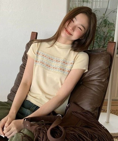 AVYL(アヴィル)の「ジャガード切替 コンパクトニットTシャツ(Tシャツ/カットソー・レディース・ブラック/アイボリー・M)」の17枚目の写真