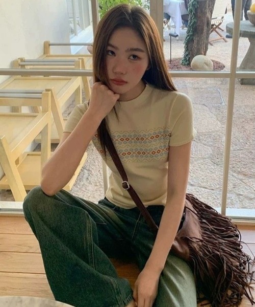 AVYL(アヴィル)の「ジャガード切替 コンパクトニットTシャツ(Tシャツ/カットソー・レディース・ブラック/アイボリー・M)」の16枚目の写真
