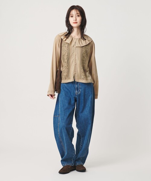 BEAUTY&YOUTH UNITED ARROWS(ビューティーアンドユースユナイテッドアローズ)の「エンブロイダリー フリルカラー シャツ(シャツ/ブラウス・レディース・ベージュ/ブラック/ホワイト・FREE)」の5枚目の写真