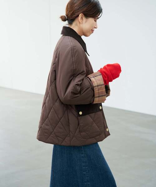 IENA（イエナ）の「Barbour/バブアー 別注 MARTHA QUILTED JK ブルゾン（その他アウター・レディース・ブラック/アイボリー/ブラウン・8/10）」の22枚目の写真