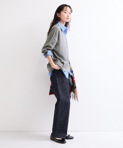 le cercle ADAM ET ROPE'(ルセルクルアダムエロペ)の「ドッキングシャツVネックニット(ニット/セーター・レディース・グレー/ブラック系その他・FREE)」の4枚目の写真
